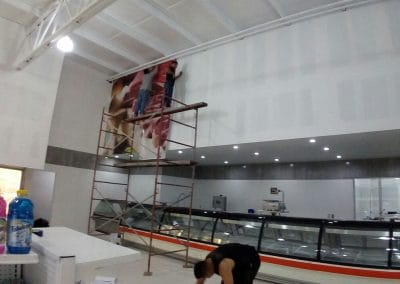 Instalaciónd e viniles adheribles en pared