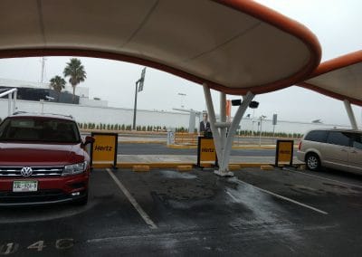 Vista general display en estacionamientos