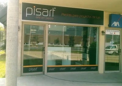 Caja de luz y rótulos Pisart