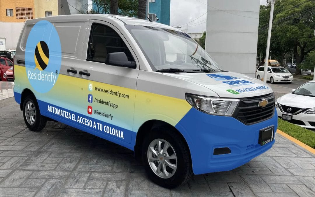 Diseño y rotulación vehicular para empresa de seguridad residencial